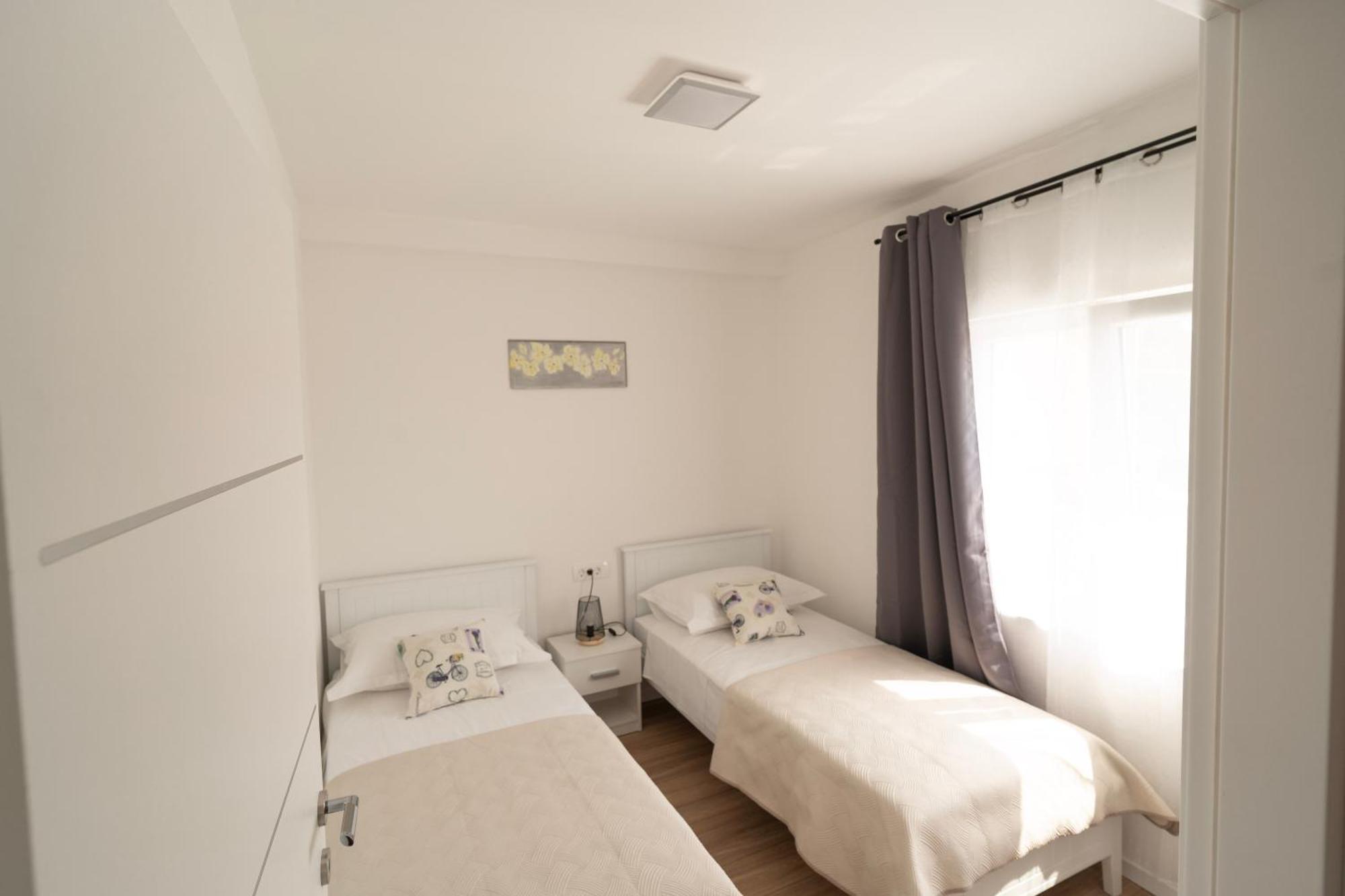 Pave&Ema Apartman Konjevrate ภายนอก รูปภาพ